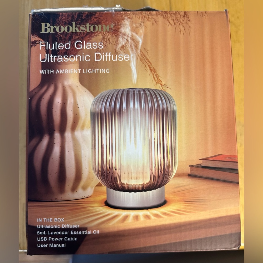 Brookstone Fluted Glass Ultrasonic Diffuser with Light